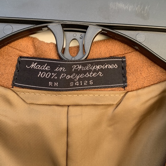 Men’s blazer Suede camel color. See pictures for sizes great for fall - Picture 6 of 14